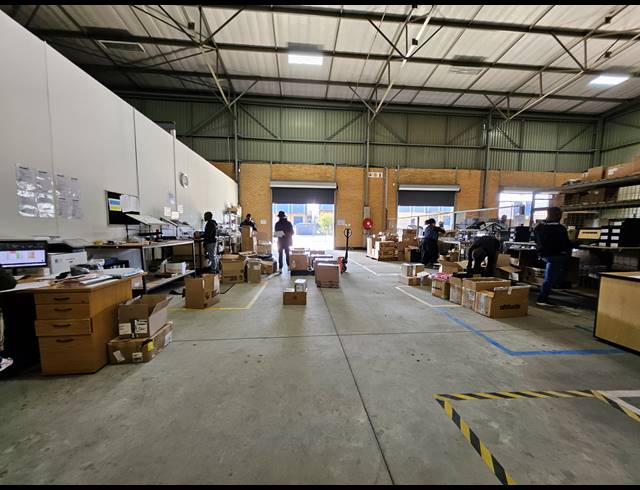 3,137M² WAREHOUSE TO LET IN HALFWAY HOUSE